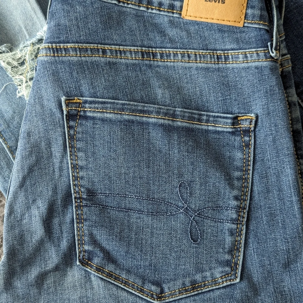 Jeans - Picture 10 of 13